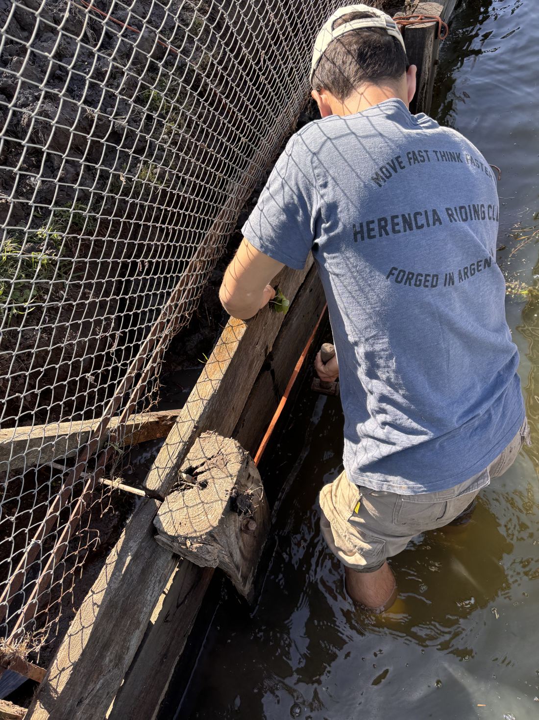 Reparación de estacado desde el agua